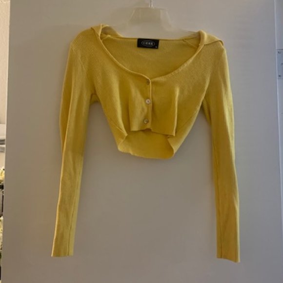 Cider Yellow Knit Long-Sleeve Button-Up Crop Top - Picture 4 of 8